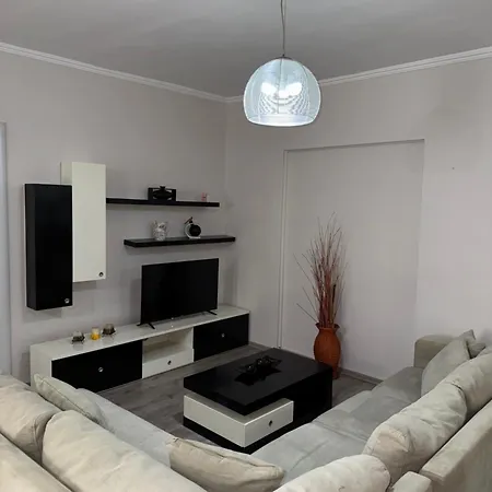 Daire Cozy In Komuna E Parisit, Tiran