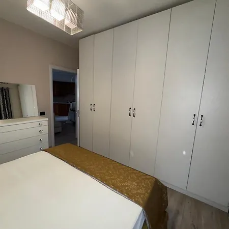 Cozy In Komuna E Parisit, Apartman Tirana