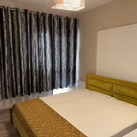 Cozy In Komuna E Parisit, * Tirana